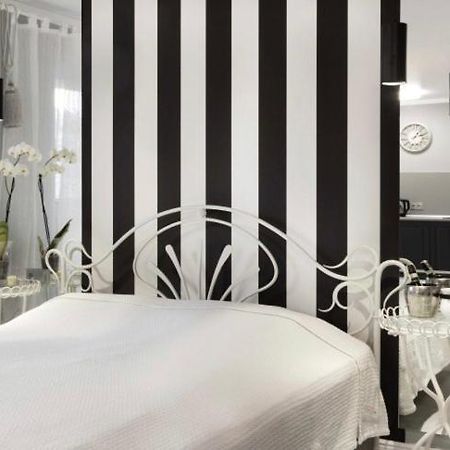 Charming Studio In Pechersk Киев Екстериор снимка
